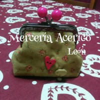 Monedero boquilla bolas fucsia